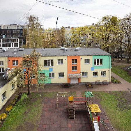 Brivibas Yard Apartment With Parking In City Center Riga Eksteriør bilde