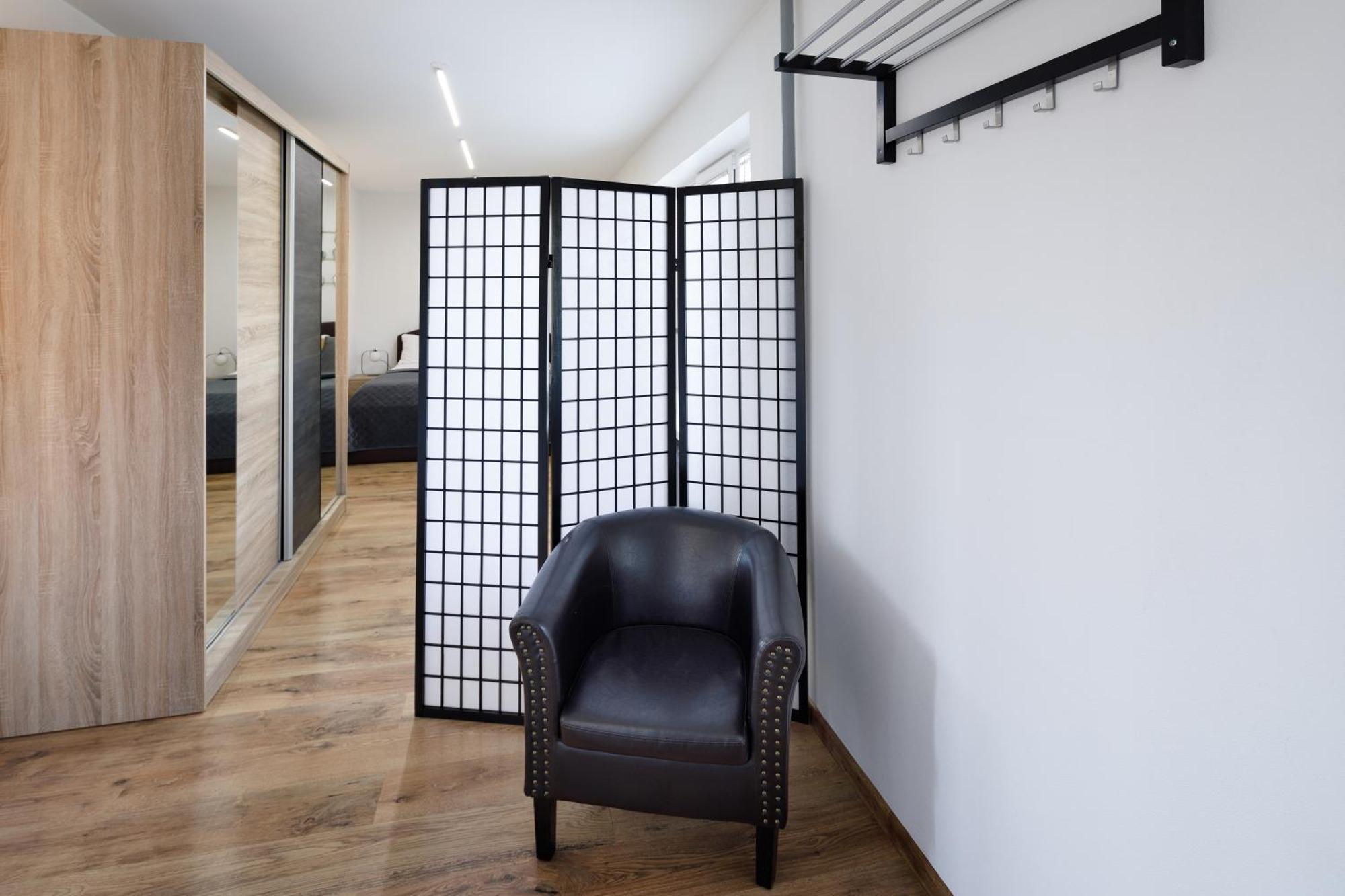 Brivibas Yard Apartment With Parking In City Center Riga Eksteriør bilde